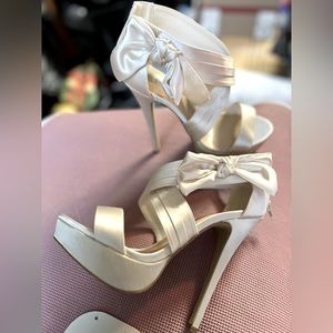 Shoe Dazzle Fairy Take Heels size 9.5